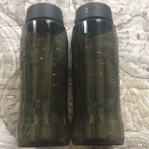 2 Under Armor water bottles 32 oz